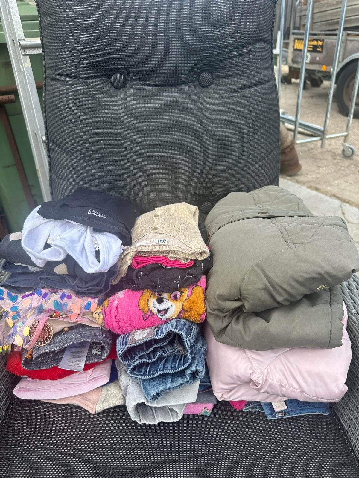 Groot kledingpakket kinderkleding maat 98/104 - 30 stuks, Ophalen of Verzenden, Gebruikt, Overige maten