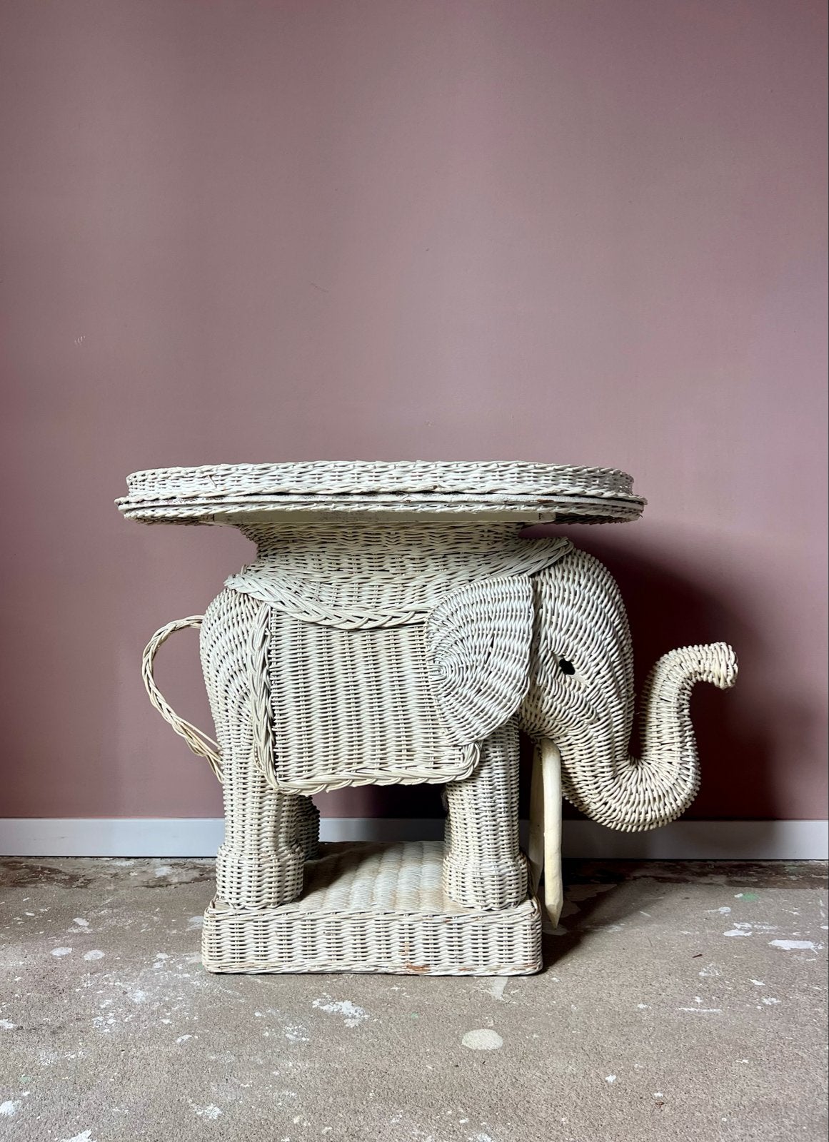 Unieke Vintage Rotan Olifant Bijzettafel met Afneembaar Blad, Ophalen of Verzenden