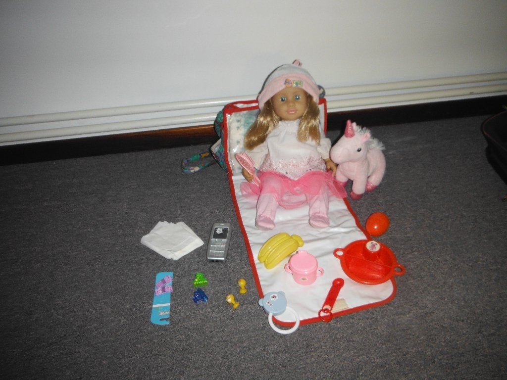baby chou chou + verzorgingstas  nieuwstaat, Ophalen of Verzenden, Zo goed als nieuw, Babypop