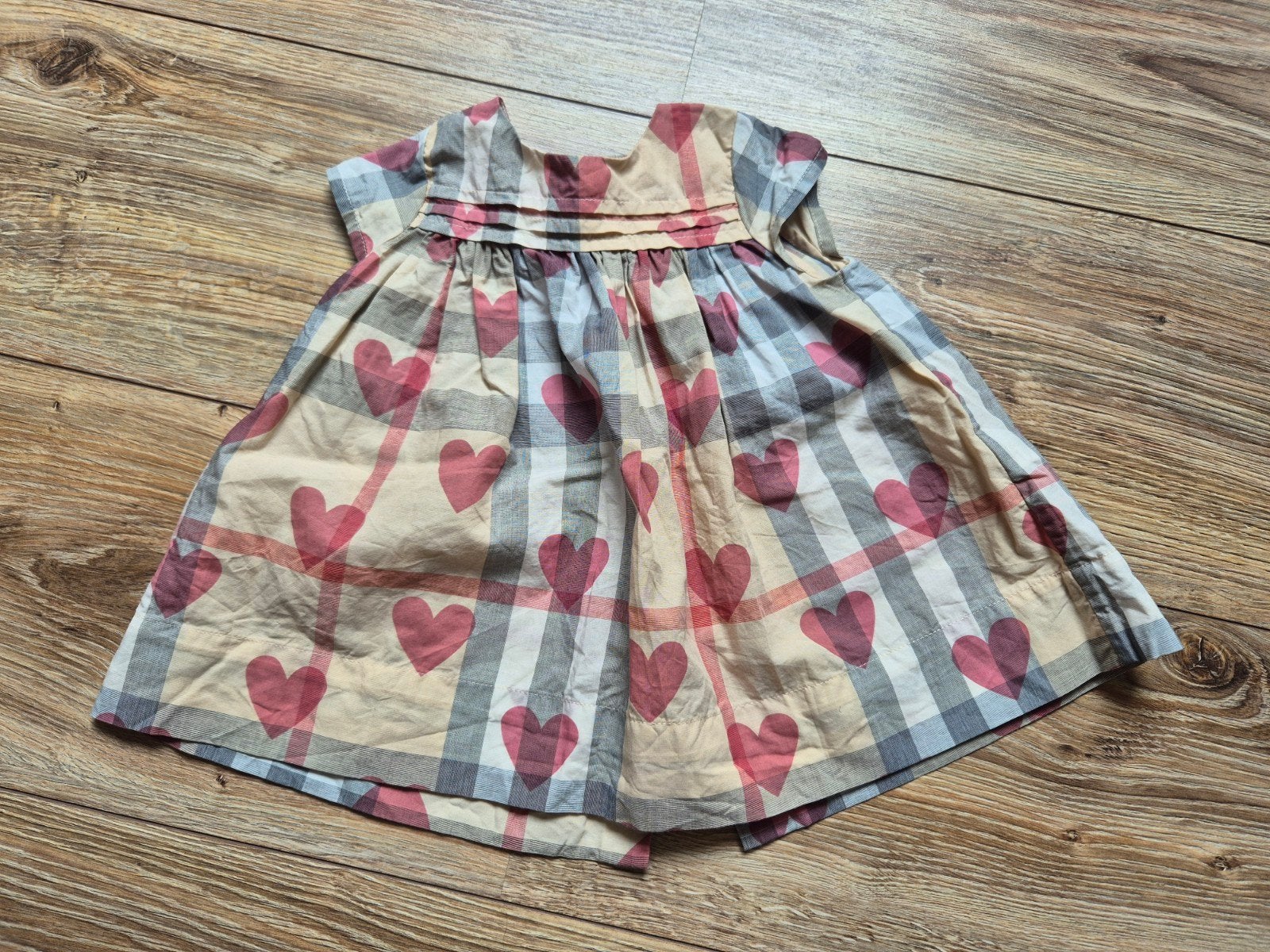 Burberry jurkje met hartjes maatje 62, Meisje, Jurkje of Rokje, Nieuw, Ophalen of Verzenden