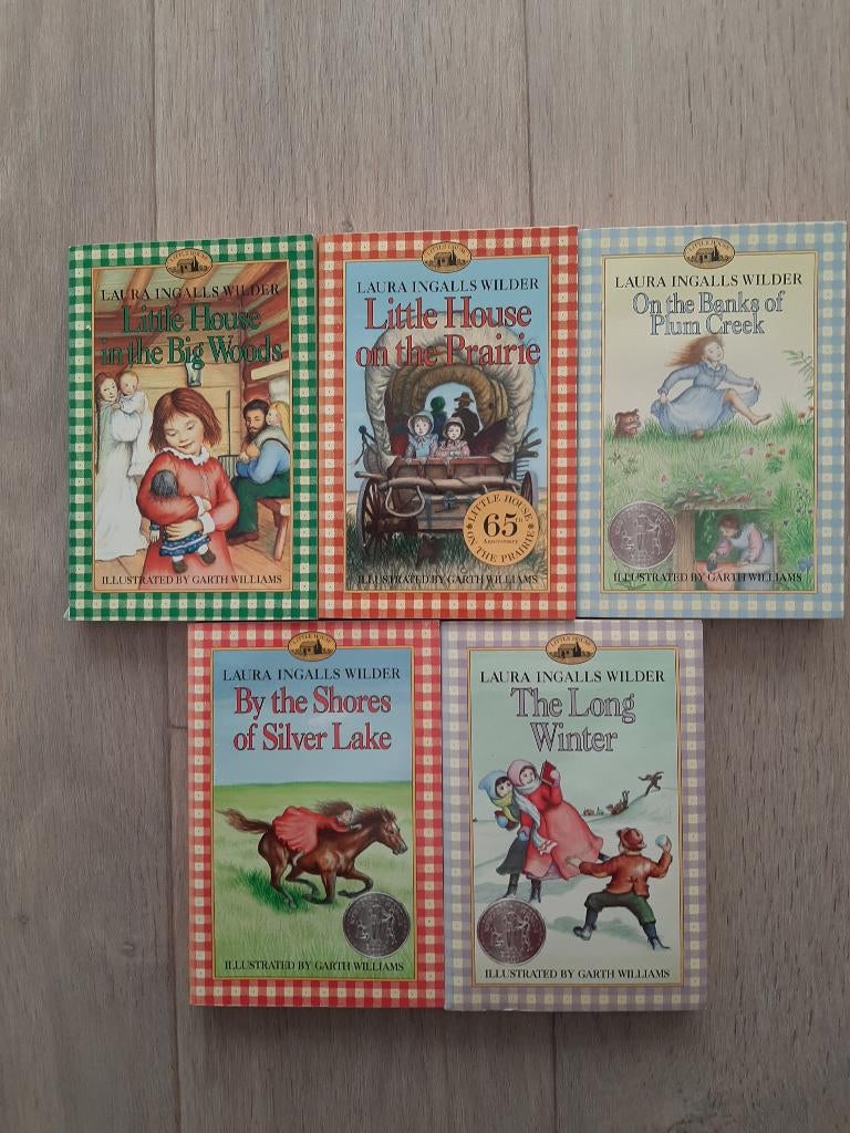 5 x Little House ENGELS - Laura Ingalls Wilder, Ophalen, Gelezen