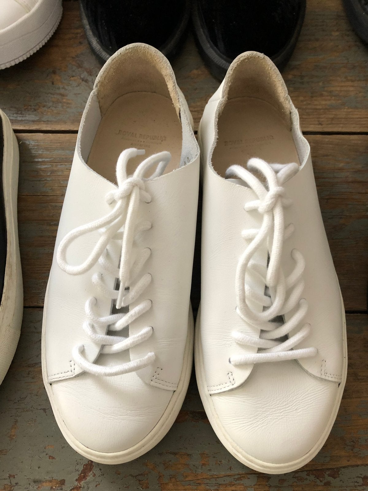NIEUW ROYAL REPUBLIQ SNEAKERS WIT LEER 36, Wit, Nieuw, Ophalen of Verzenden, Sneakers of Gympen