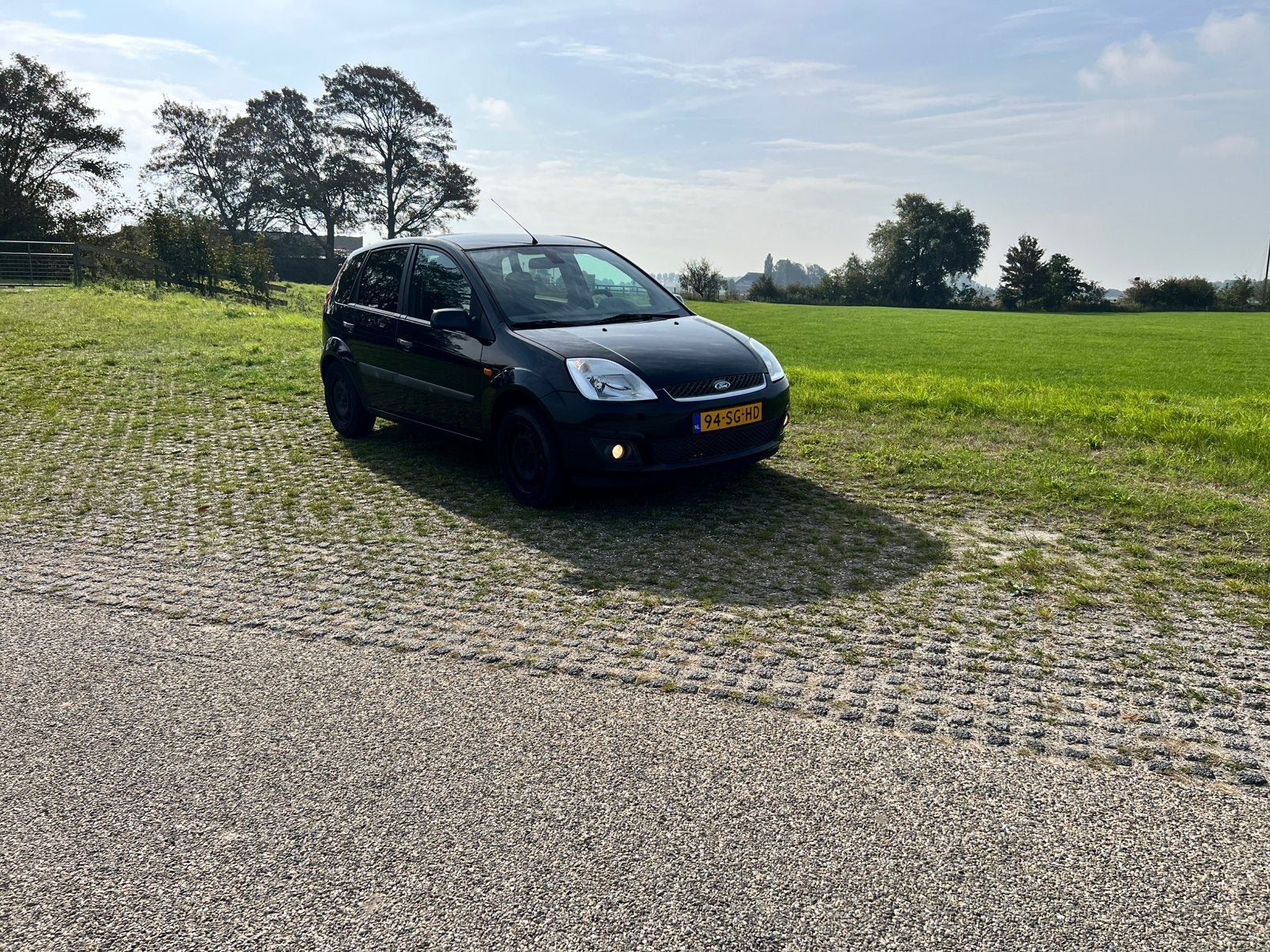Ford Fiësta 1.3 8V 5DR 2006 Zwart, 1299 cc, 40 €/maand, 4 cilinders, Zwart