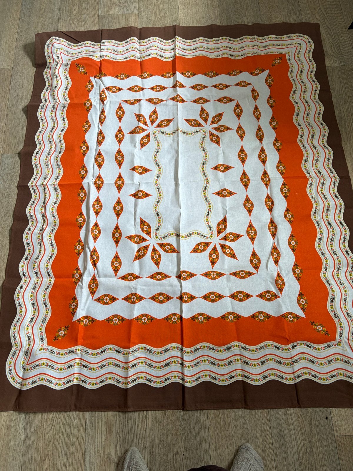 Vintage Tafelkleed Bloemenpatroon 138x170, Overige materialen, Oranje, Ophalen of Verzenden, Zo goed als nieuw