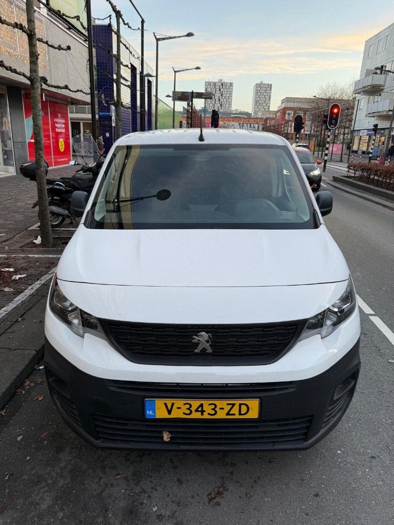 Peugeot Partner 1.6 Bluehdi 75pk BTW auto, Auto's, Bestelauto's, Voorwielaandrijving, 74 pk, 680 kg, 4 cilinders