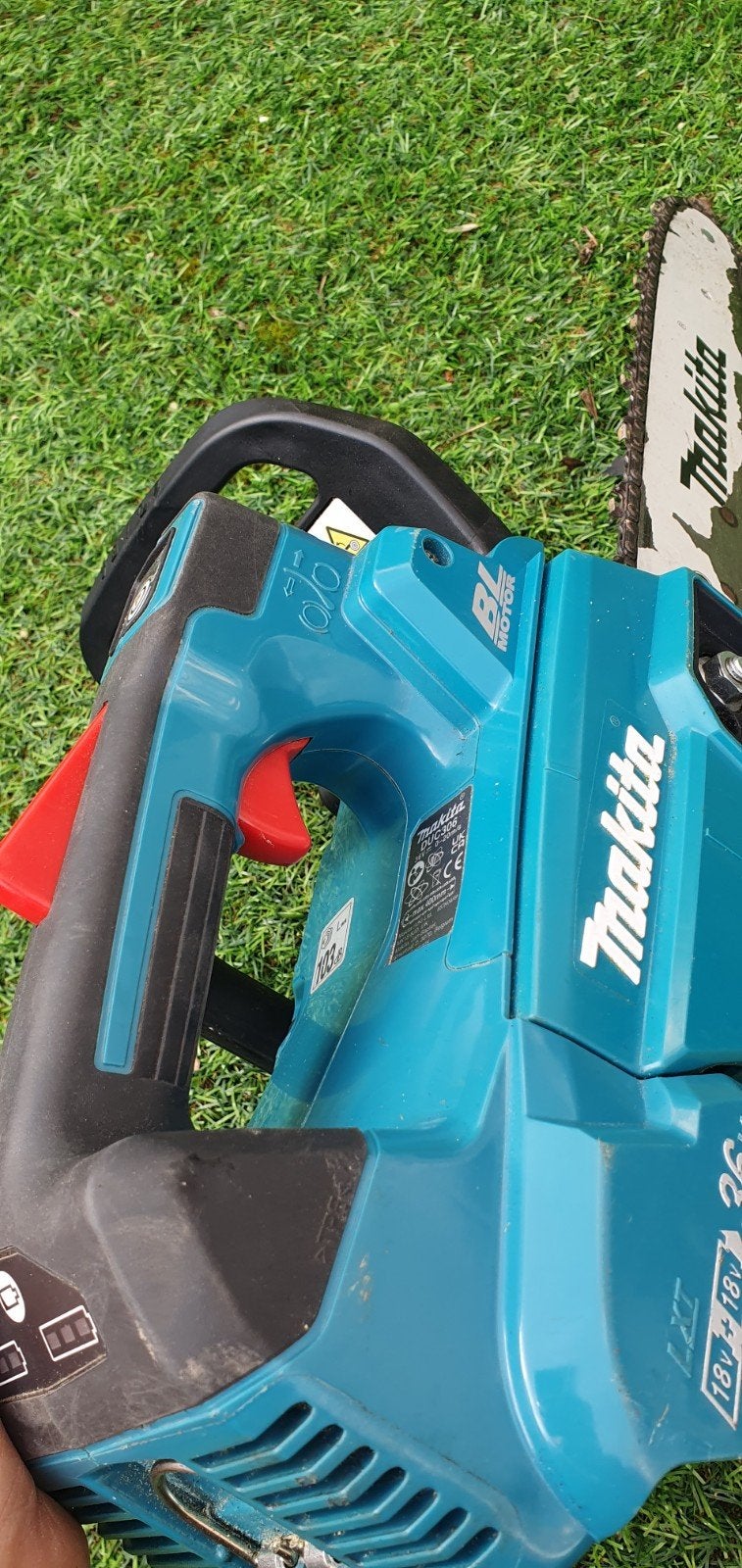 Makita DUC306 Accu Kettingzaag - Zo goed als nieuw, Ophalen of Verzenden, Zo goed als nieuw, Boomzaag, Makita