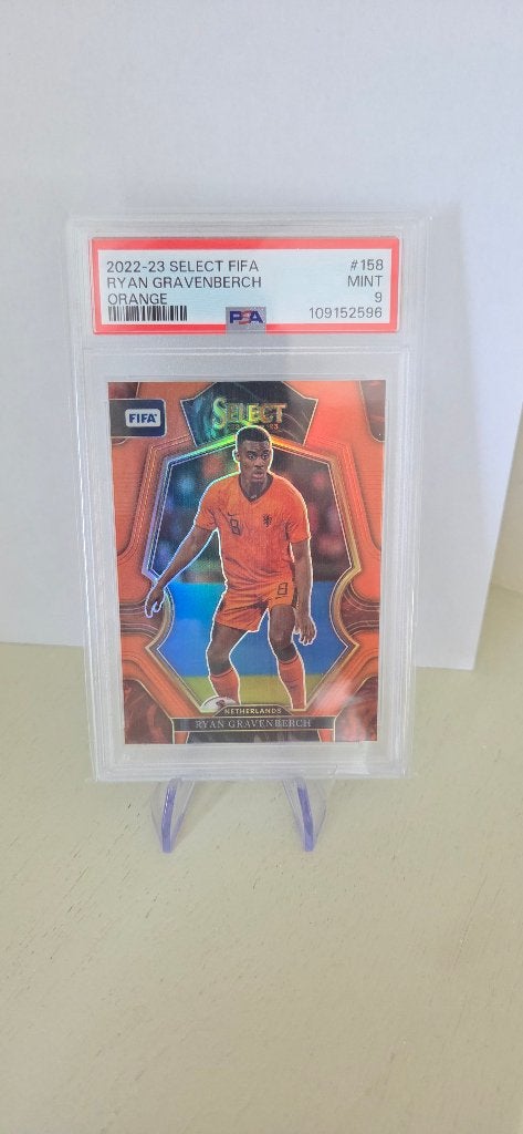 2022 Panini Select Ryan Gravenberch oranje /60 PSA 9, Verzenden, Zo goed als nieuw, Buitenlandse clubs, Poster, Plaatje of Sticker