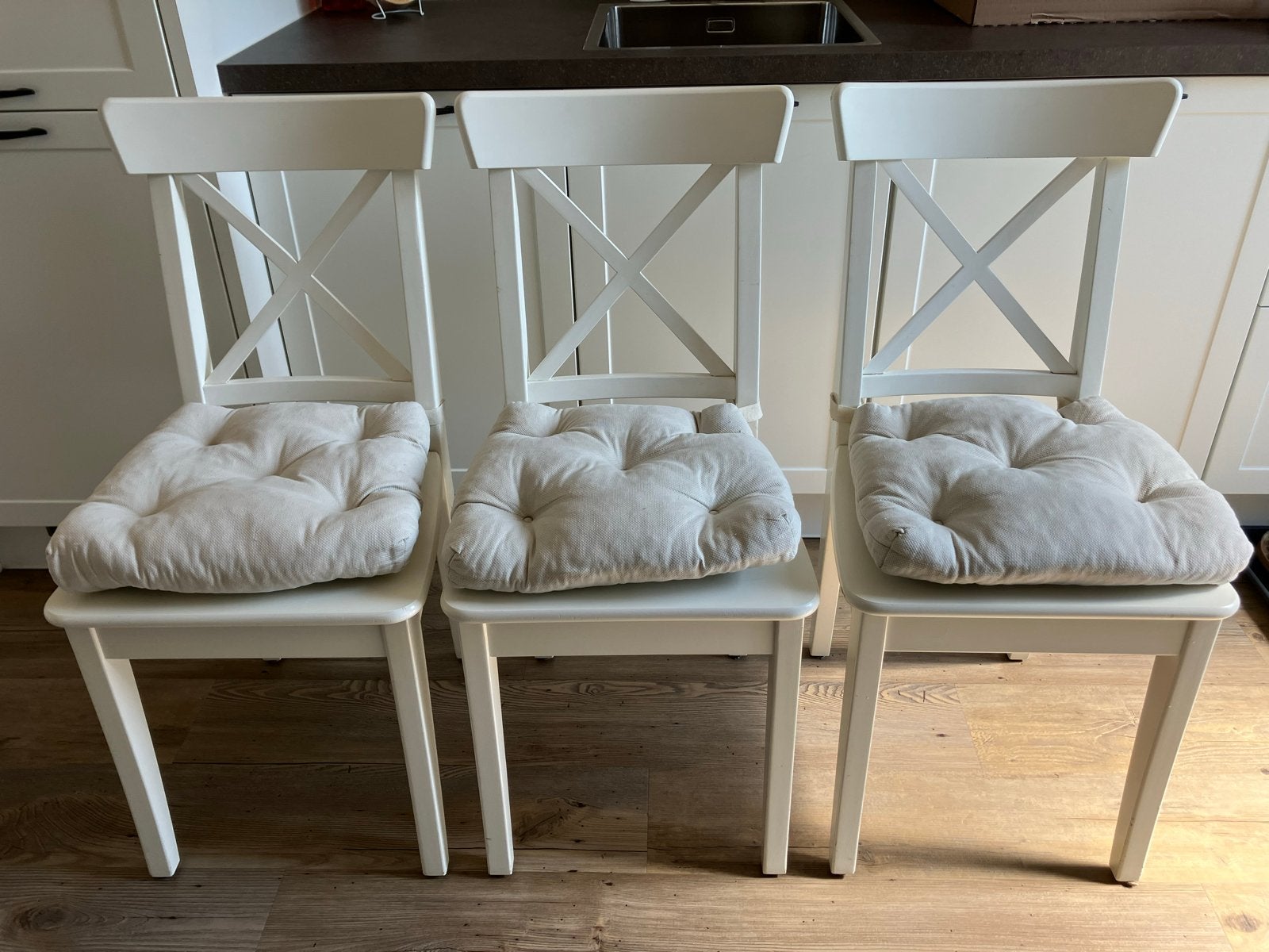 3 IKEA Ingolf eetkamerstoelen met kussens, Ophalen, Gebruikt, Drie, Wit