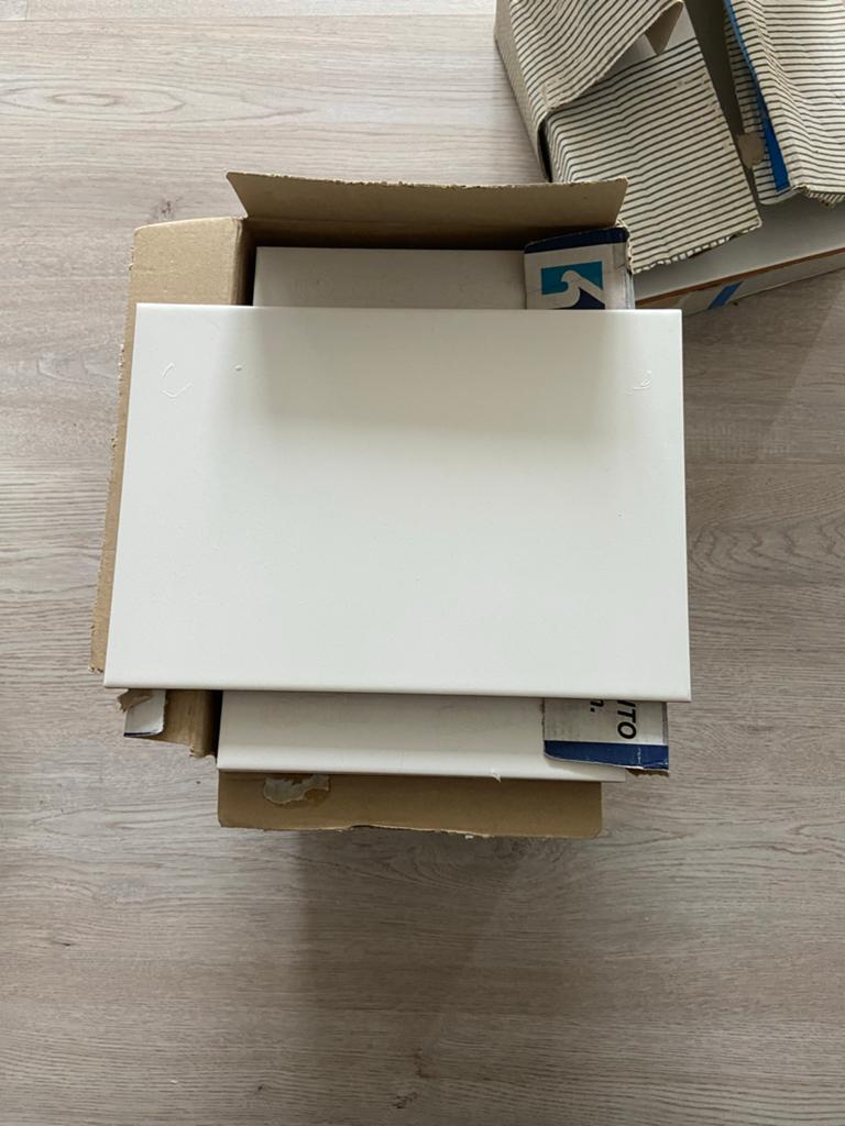 Witte wandtegels 20x28,5 cm - Halcon Ceramicas, Doe-het-zelf en Verbouw, Tegels, Ophalen, Zo goed als nieuw, 20 tot 40 cm, Minder dan 5 m²