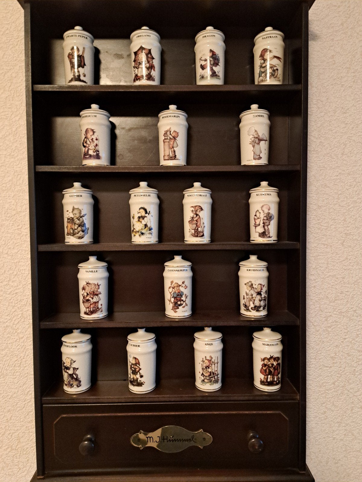 M.J. Hummel kruidenrek met 15 kruidenpotjes, Ophalen