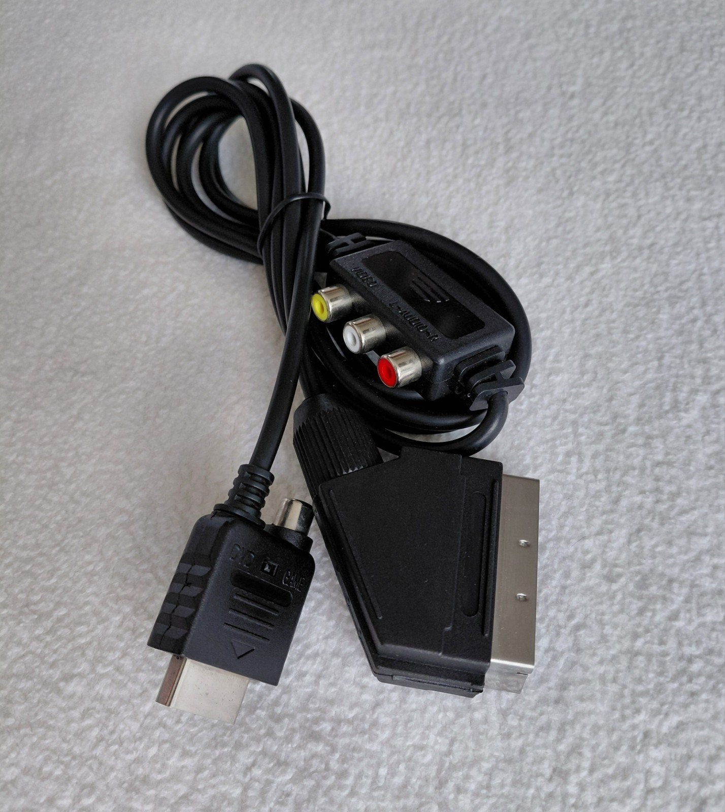 Scart en Composiet kabel (PS1,PS2,PS3), Ophalen of Verzenden, Zo goed als nieuw, Voeding, Oplader of Kabel