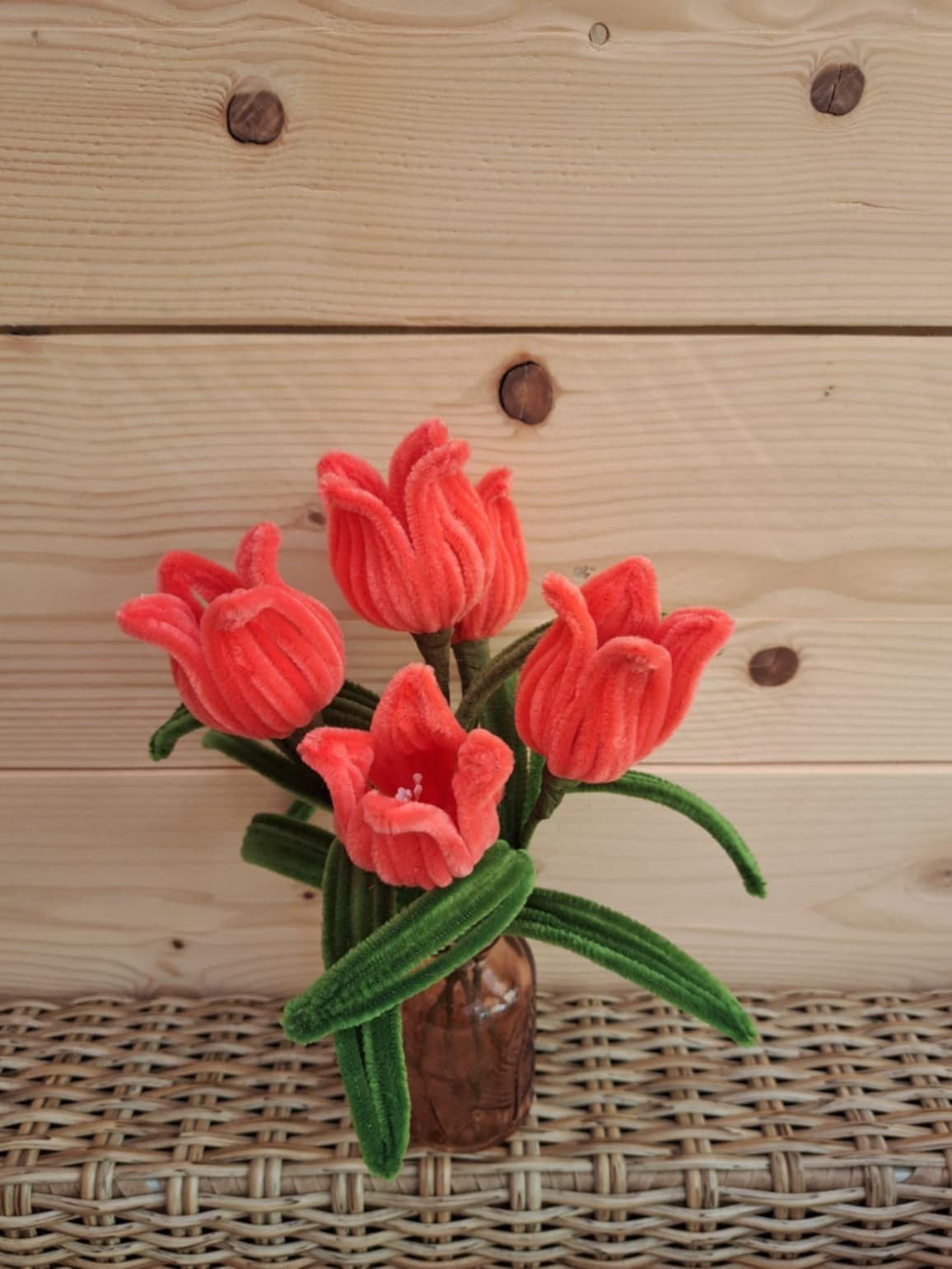 Chenilledraad pijpragers kunst bloemen met vaas roze tulpen, Roze, Overige materialen, Nieuw, Ophalen of Verzenden