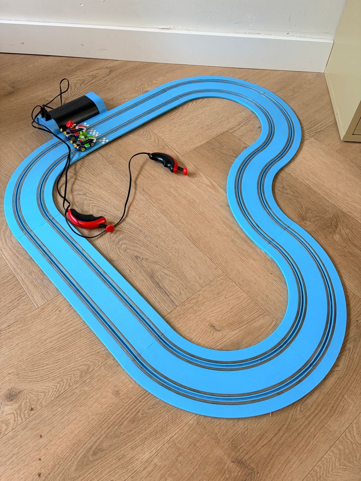 Carrera GO!!! Mario Kart Racebaan met Mario en Yoshi, Racebaan, Carrera, Ophalen of Verzenden, Zo goed als nieuw