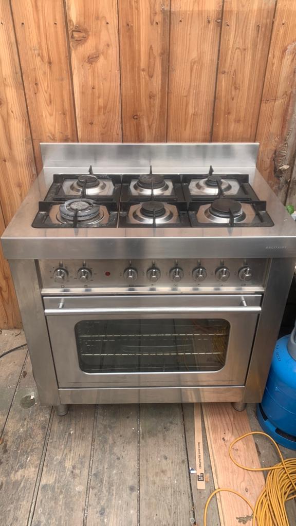 Solitaire gasfornuis met oven - oven deur is lam, Witgoed en Apparatuur, 60 cm of meer, Ophalen of Verzenden, Gas, Niet werkend