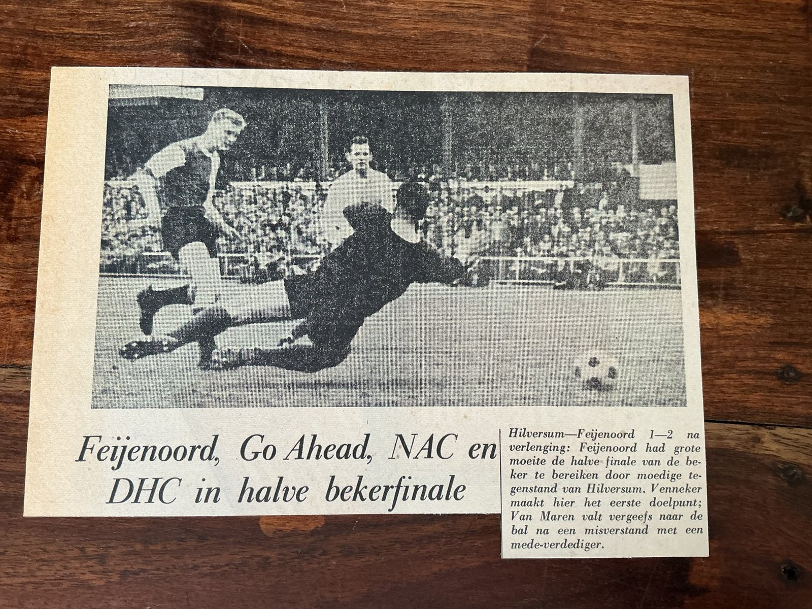 Voetbal krantenartikel Hilversum Feyenoord mei 1965, Verzamelen, Ophalen of Verzenden, Knipsel(s)
