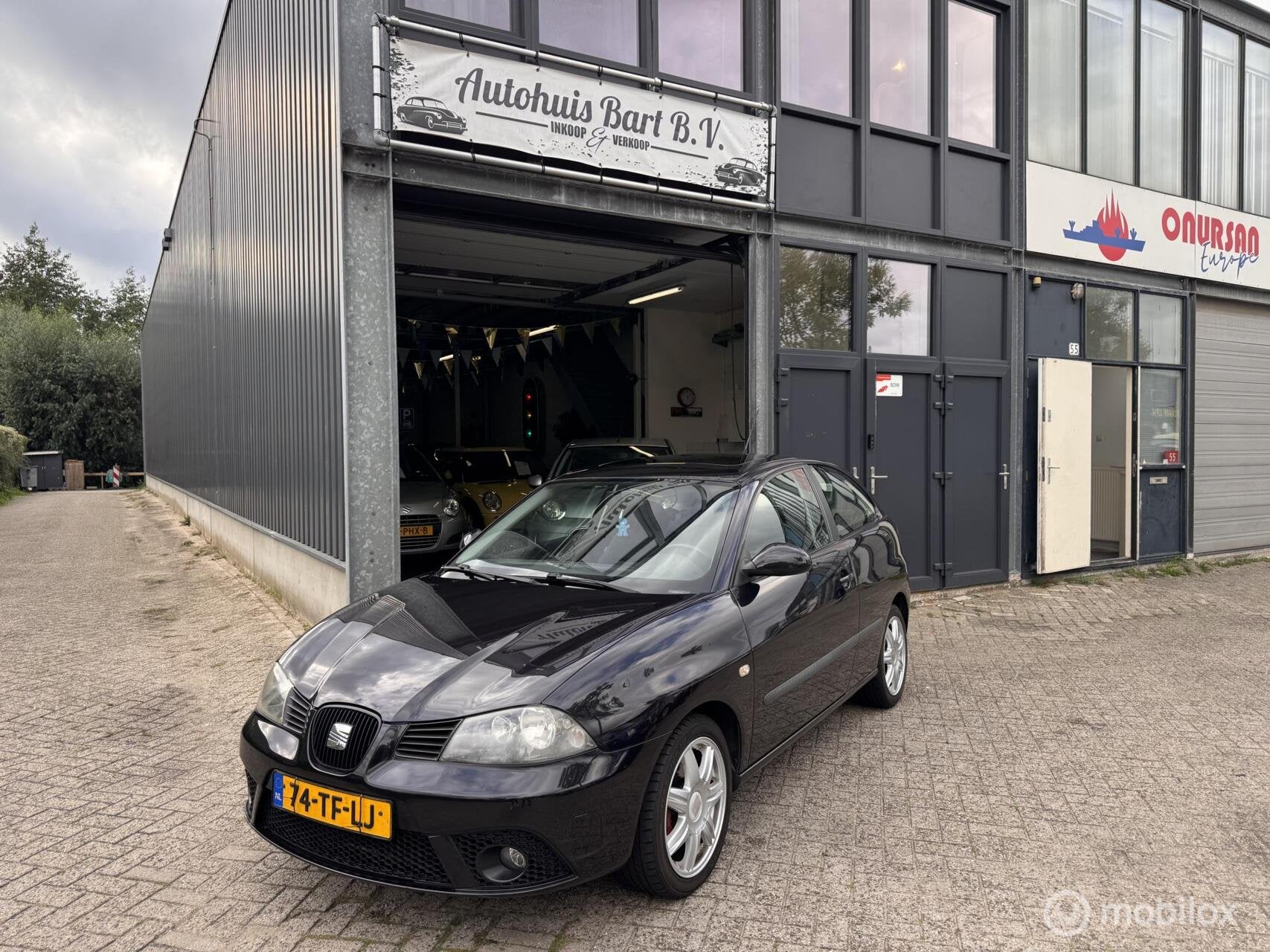 Seat Ibiza 1.4-16V Chill Out Airco! Nieuwe APK! NAP Logisch!, Voorwielaandrijving, Zwart, 4 cilinders, Origineel Nederlands