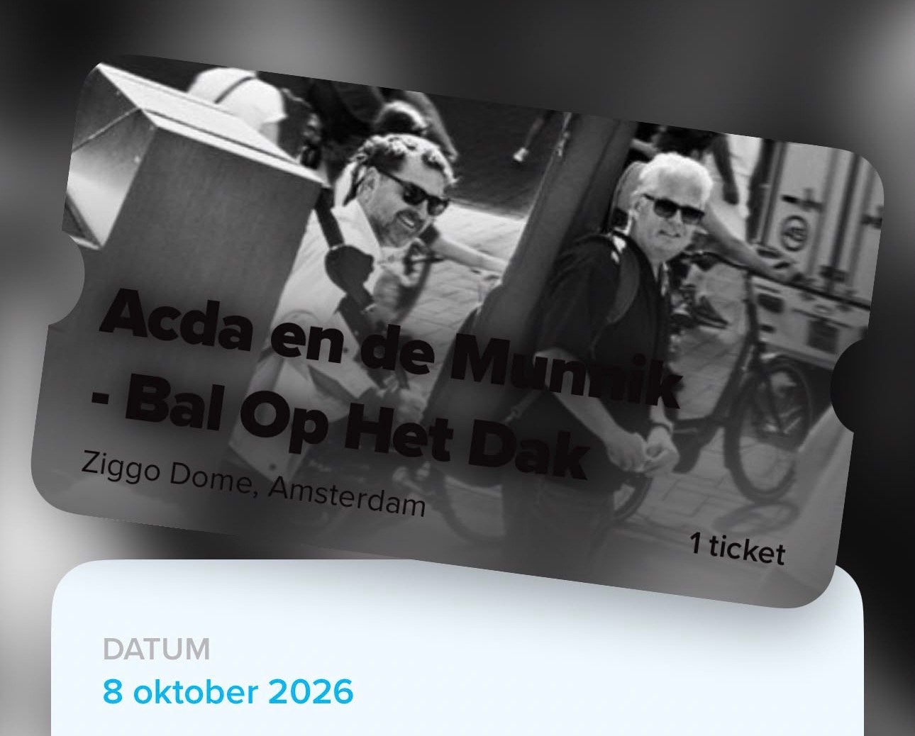GOEDKOOP NAAR Acda en de Munnik - Bal op het dak, Eén persoon, November