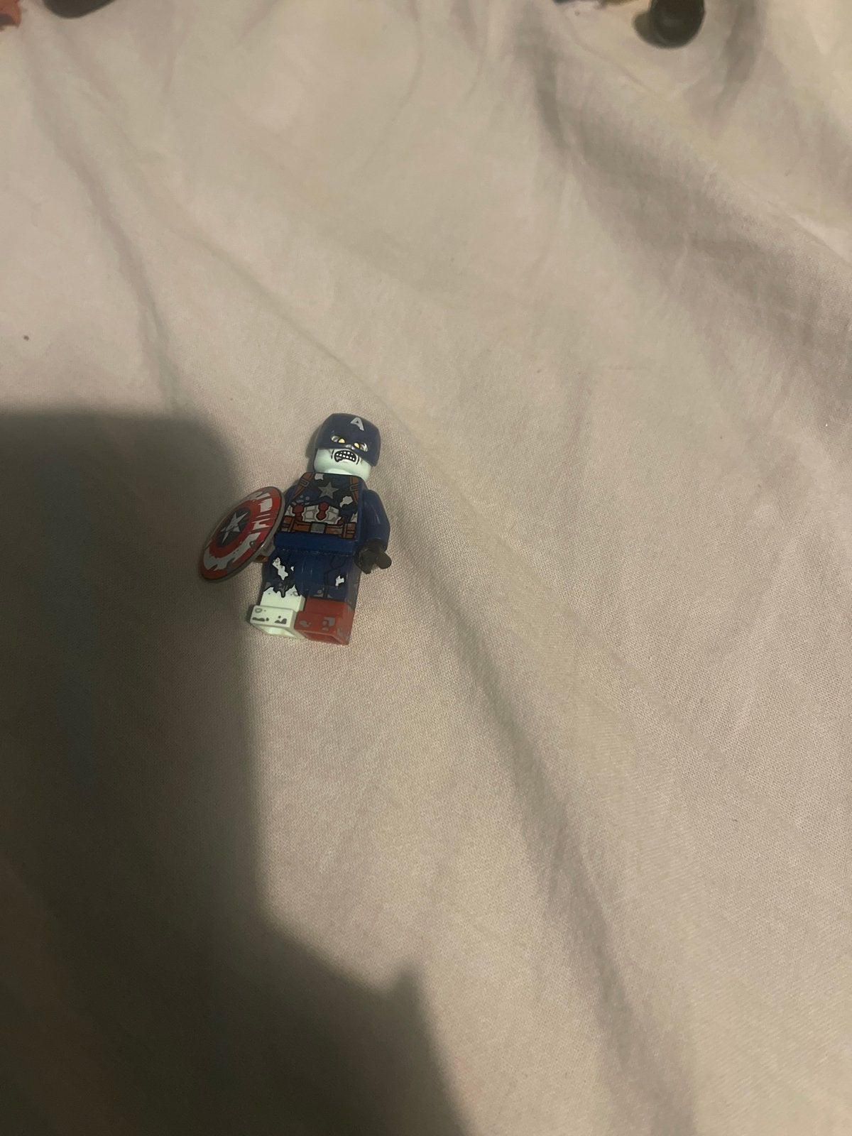 Lego Captain America minifiguur (armpje ontbreekt), Ophalen of Verzenden, Gebruikt