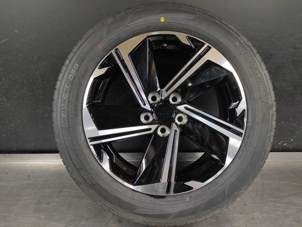 Velg + band Mitsubishi Eclipse cross, 18 inch, Gebruikt, Banden en Velgen, Ophalen of Verzenden
