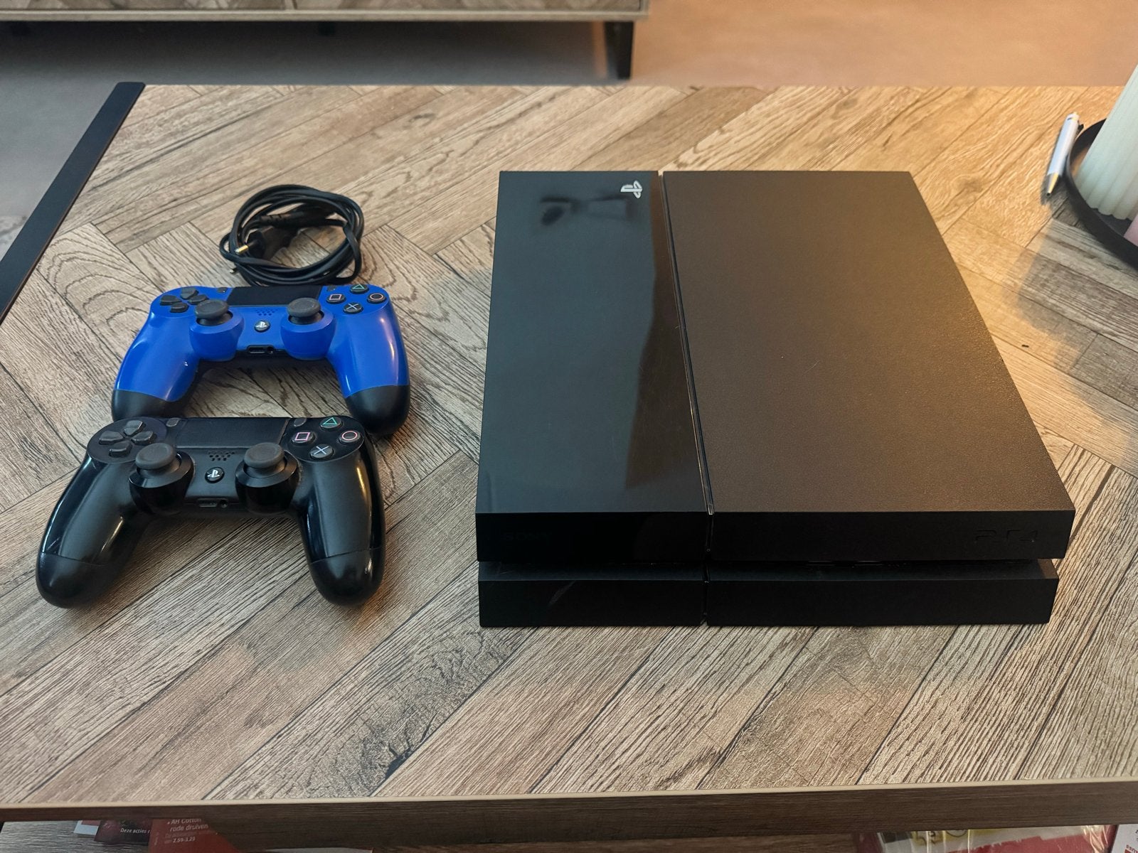 PlayStation 4 (PS4) met 2 controllers, Spelcomputers en Games, Ophalen, Met 2 controllers, Original, 500 GB