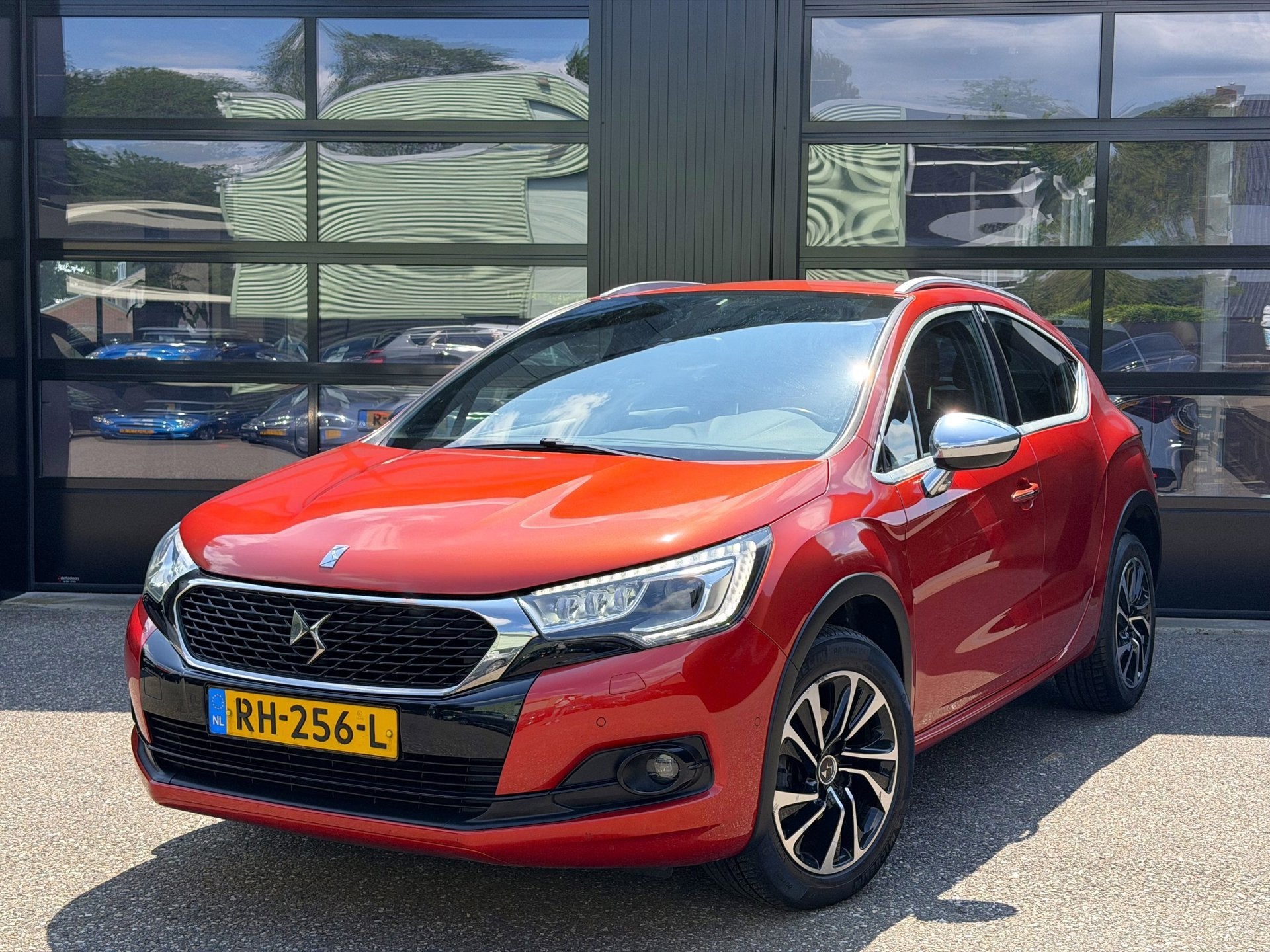 DS DS 4 Crossback 1.2 Chic Orange Edition Camera Navigatie, Auto's, DS, Gebruikt, Euro 6, Leder en Stof, Bedrijf