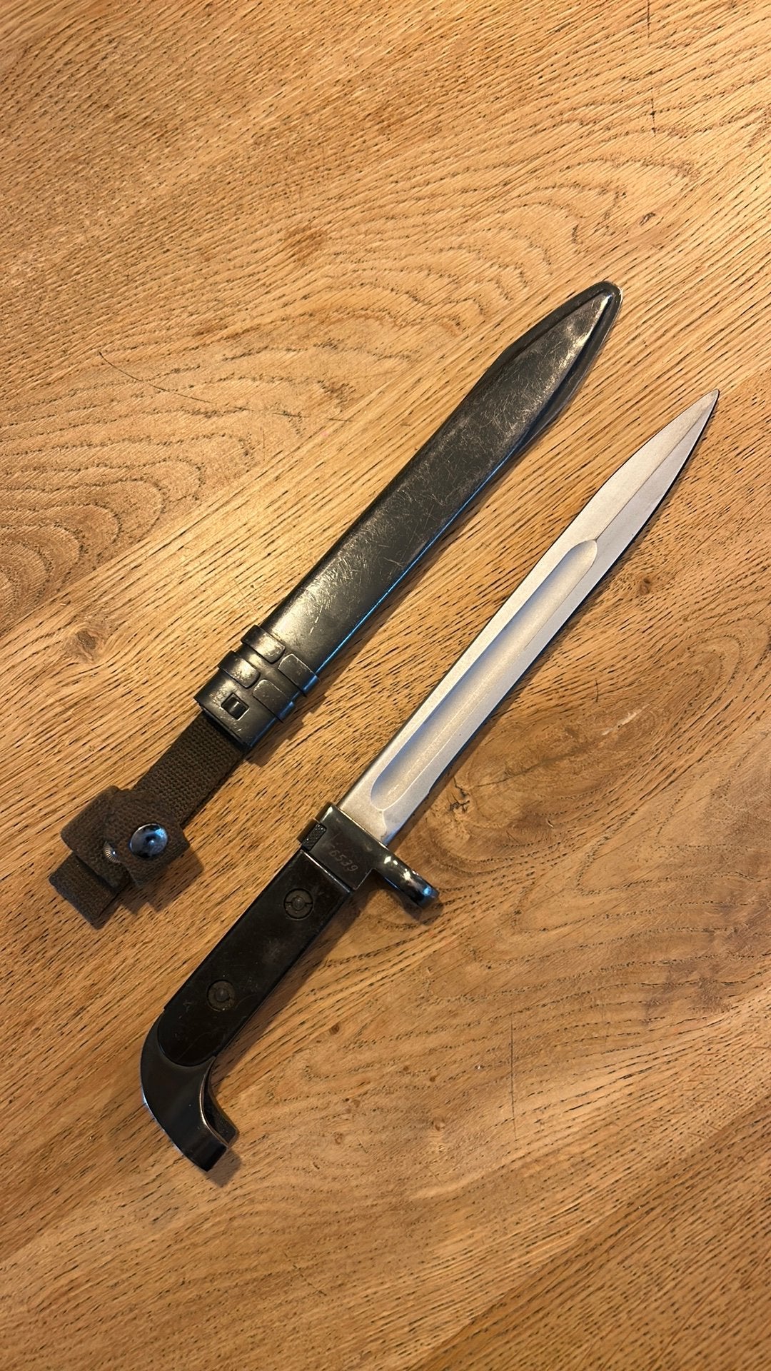 Oud DDR bajonet voor AK47, Verzenden, Landmacht, Duitsland, Mes of Dolk