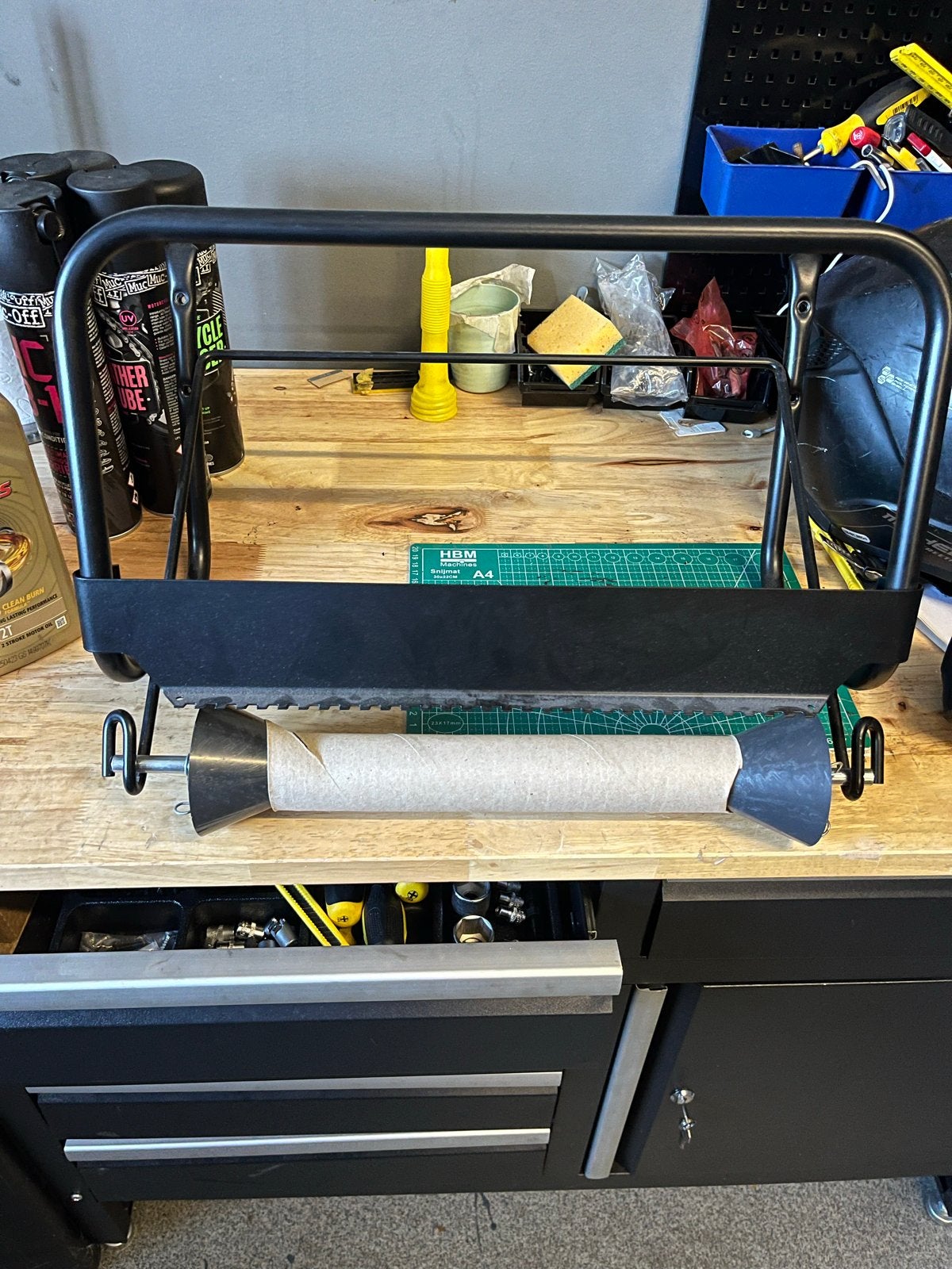Zwart metalen keukenrolhouder / papierrolhouder, Huis en Inrichting, Ophalen, Gebruikt