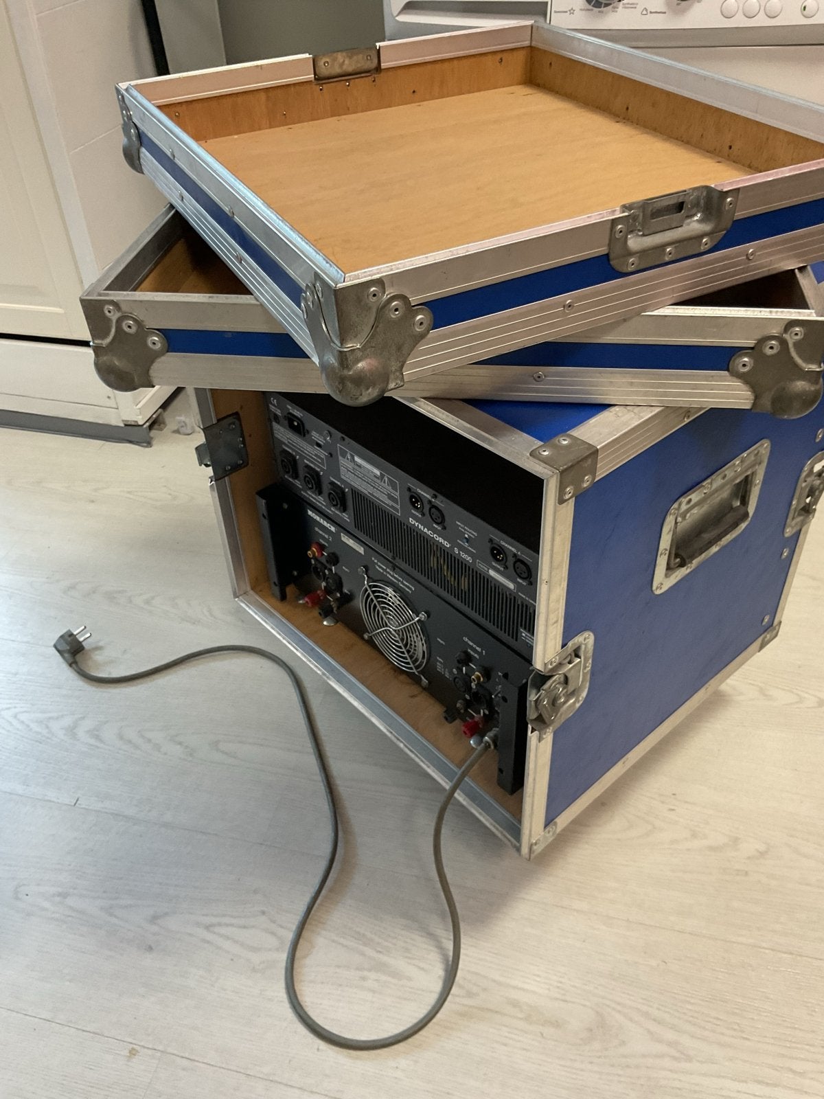 Dynacord S1200 en Monarch versterkers in flightcase (rek 3), Ophalen, Gebruikt, 1000 watt of meer, P.A.