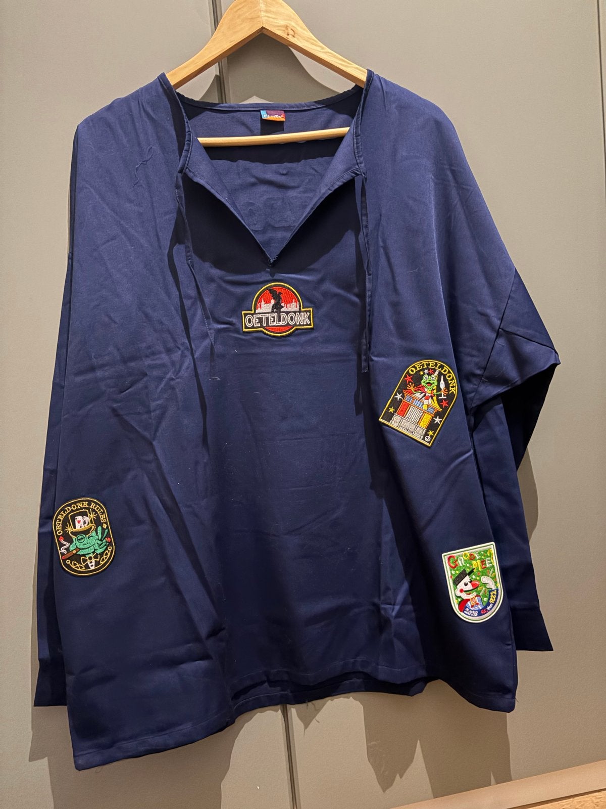 Oeteldonk Kiel maat L, Ophalen of Verzenden, Nieuw, Carnaval, Kleding