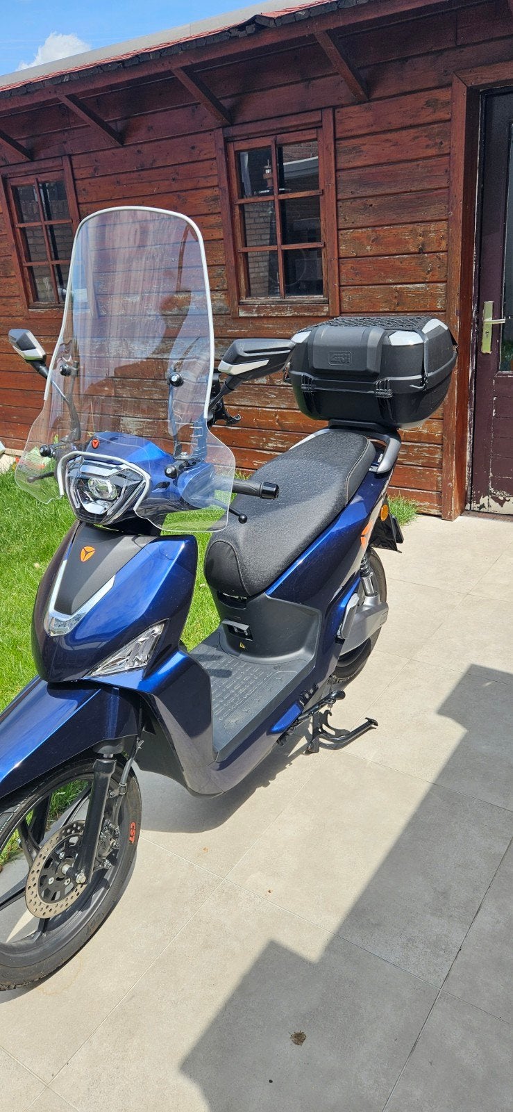 Yadea Voltguard Elektrische Bromscooter - Zeer compleet, Ophalen, Gebruikt, Overige merken