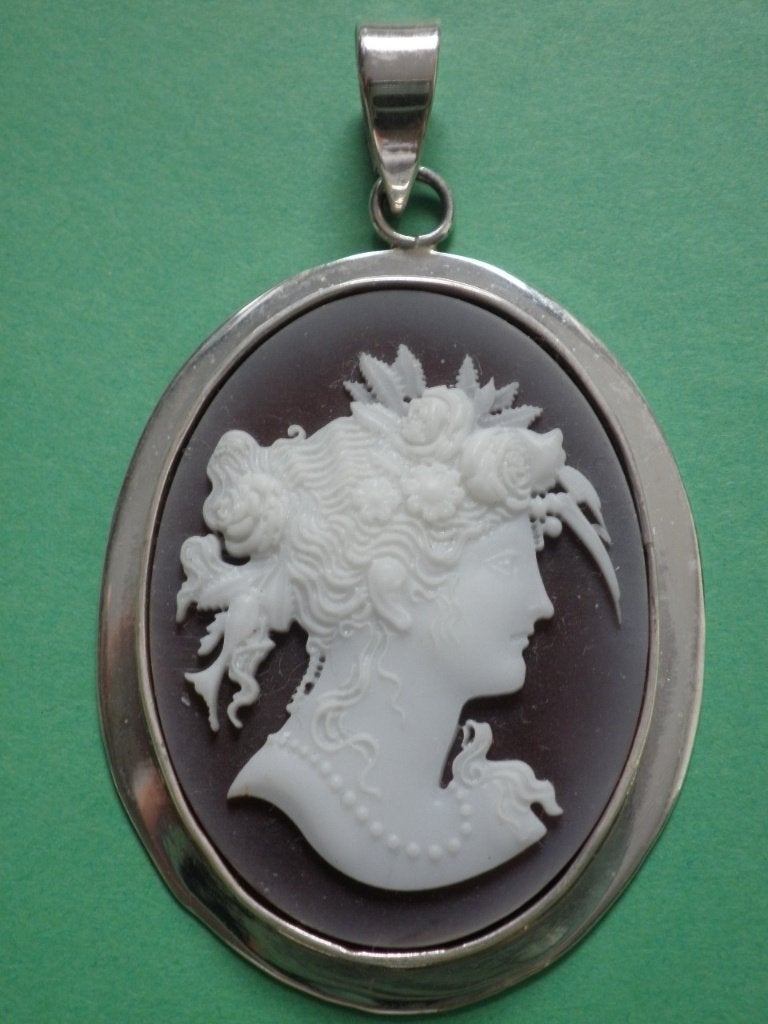 Mooie Grote Zilveren Camee Hanger - Dame met bloemen in haar, Sieraden, Tassen en Uiterlijk, Antieke sieraden, Verzenden, Zilver
