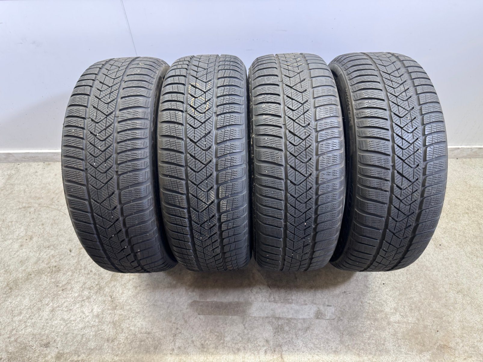 PIRELLI SOTTOZERO 3 WINTERBANDEN 225/45 R19 96V M+S RUN FLAT, Auto-onderdelen, Gebruikt, Winterbanden, Band(en), Personenwagen