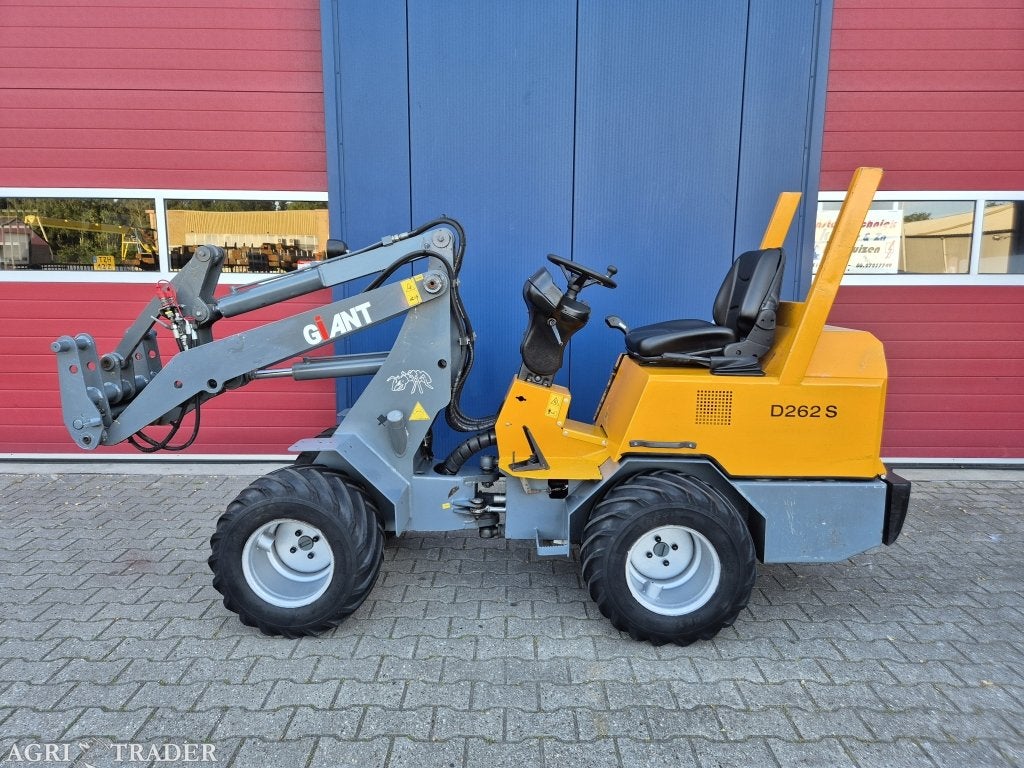 GIANT D262S SHOVEL BOUWJAAR 2009 SLECHTS 3700 UUR, Zakelijke goederen, Machines en Bouw | Kranen en Graafmachines, -, Ophalen of Verzenden