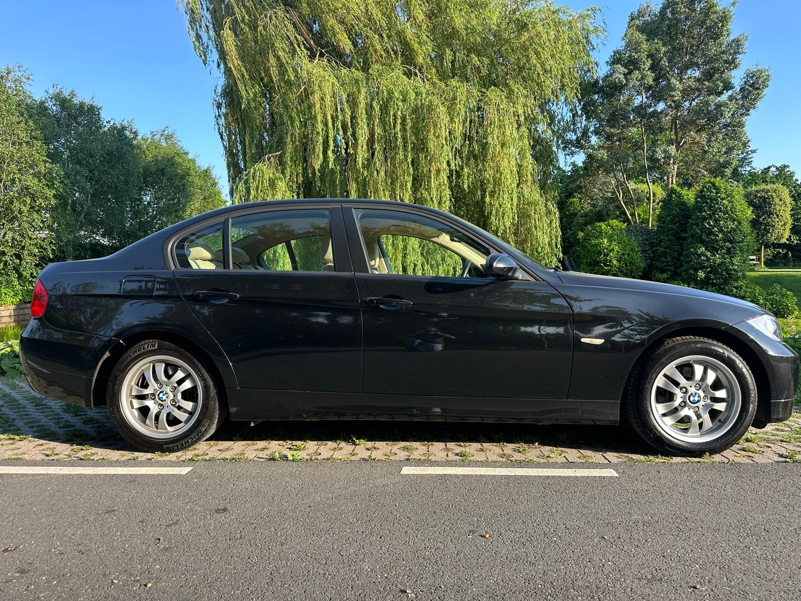 🇳🇱 BMW nette 3-Serie 2.0 I 320 AUT 2005 Zwart uniek en net, Auto's, 1995 cc, Beige, 4 cilinders, Zwart