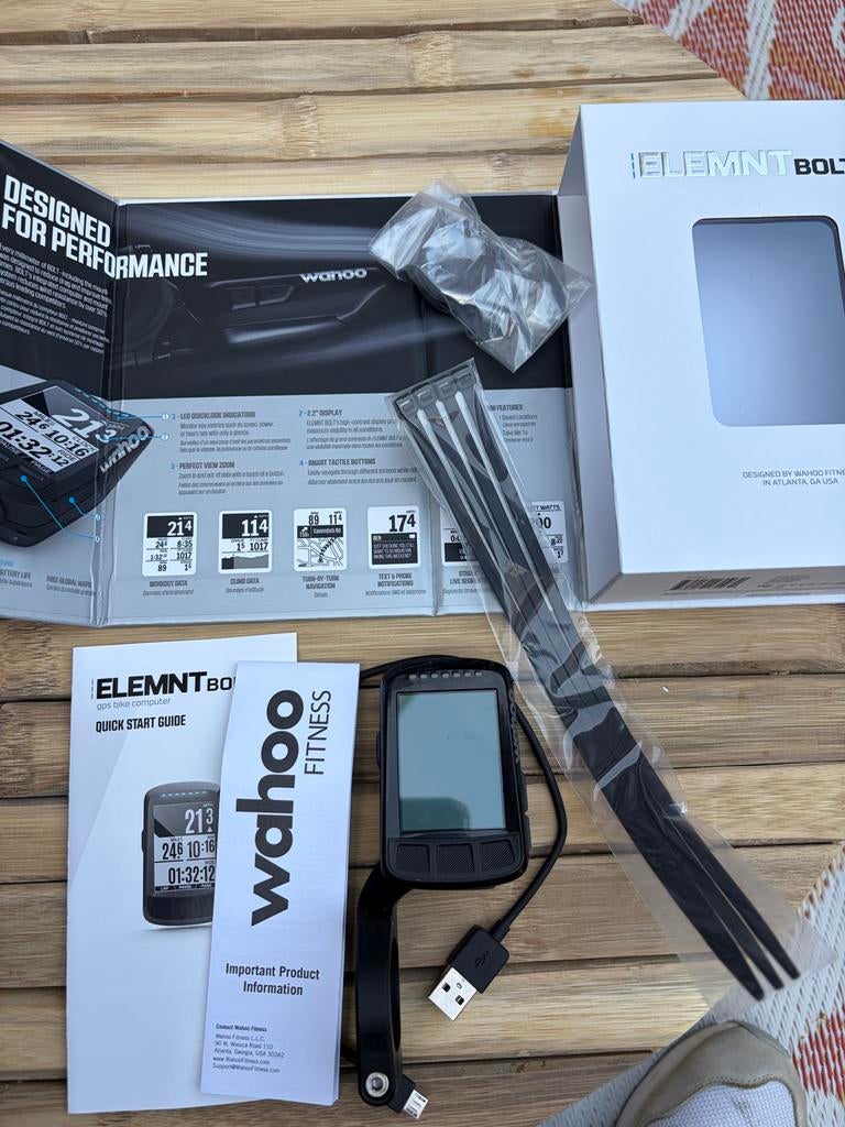 Wahoo ELEMNT BOLT GPS Stealth edition fietscomputer, Fietsen en Brommers, Fietsaccessoires | Fietscomputers, Zo goed als nieuw