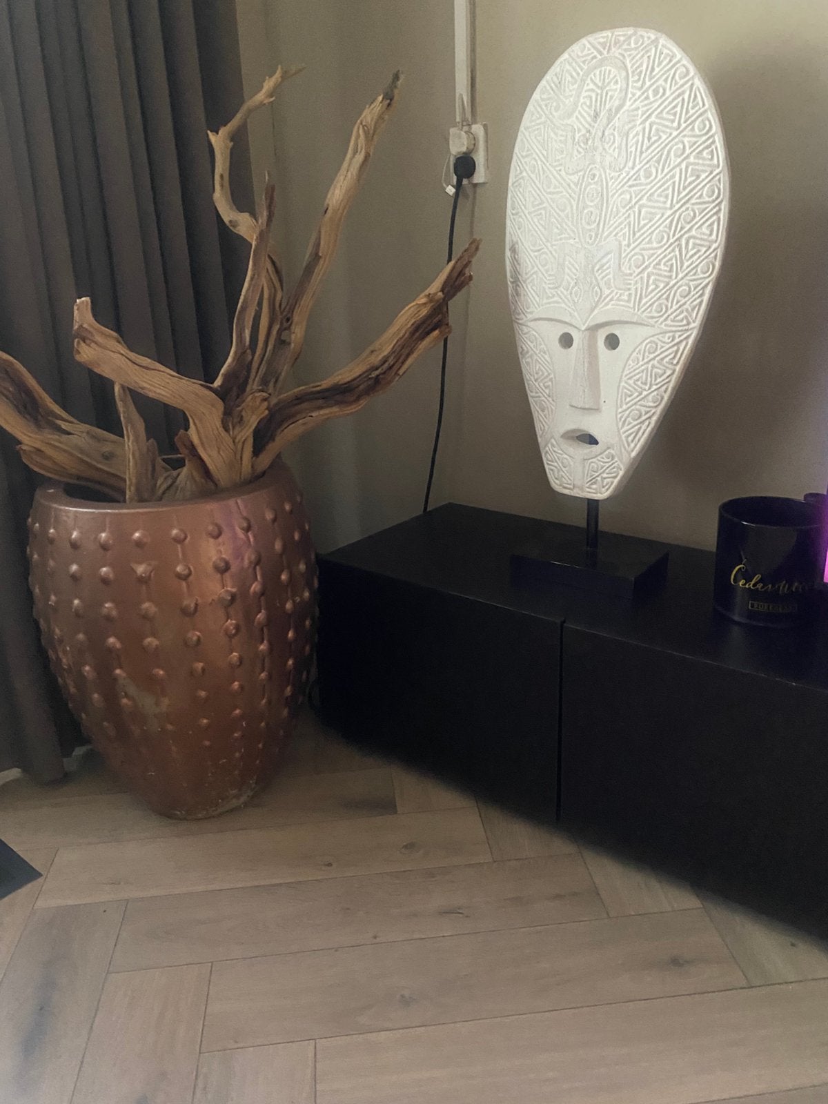 Stamhoofd Tribal Masker op standaard, Ophalen