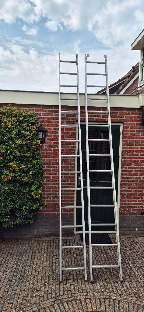 Uitschuifbare Altrex ladder, Doe-het-zelf en Verbouw, Ladders en Trappen, Ophalen, Gebruikt, Ladder, Opvouwbaar of Inschuifbaar