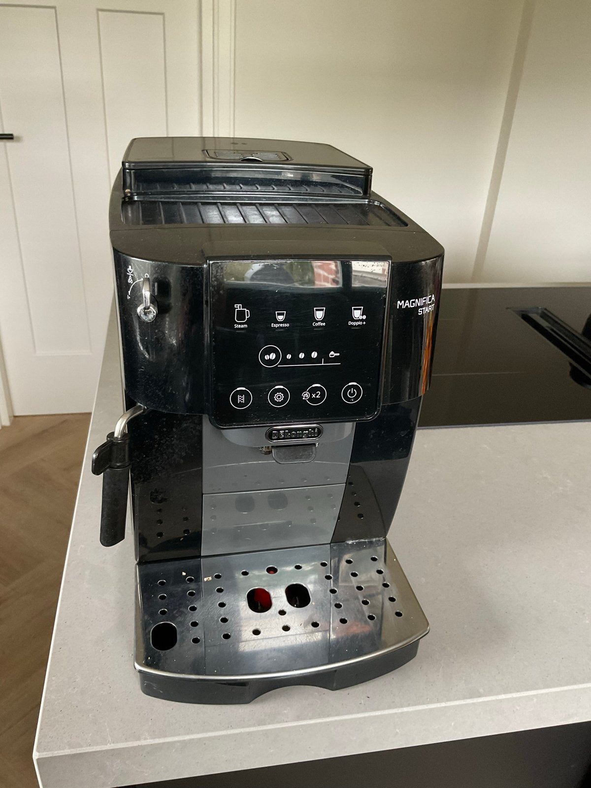 De'Longhi Magnifica Start volautomatische espressomachine, Witgoed en Apparatuur, Koffiezetapparaten, Stoompijpje, Espresso apparaat