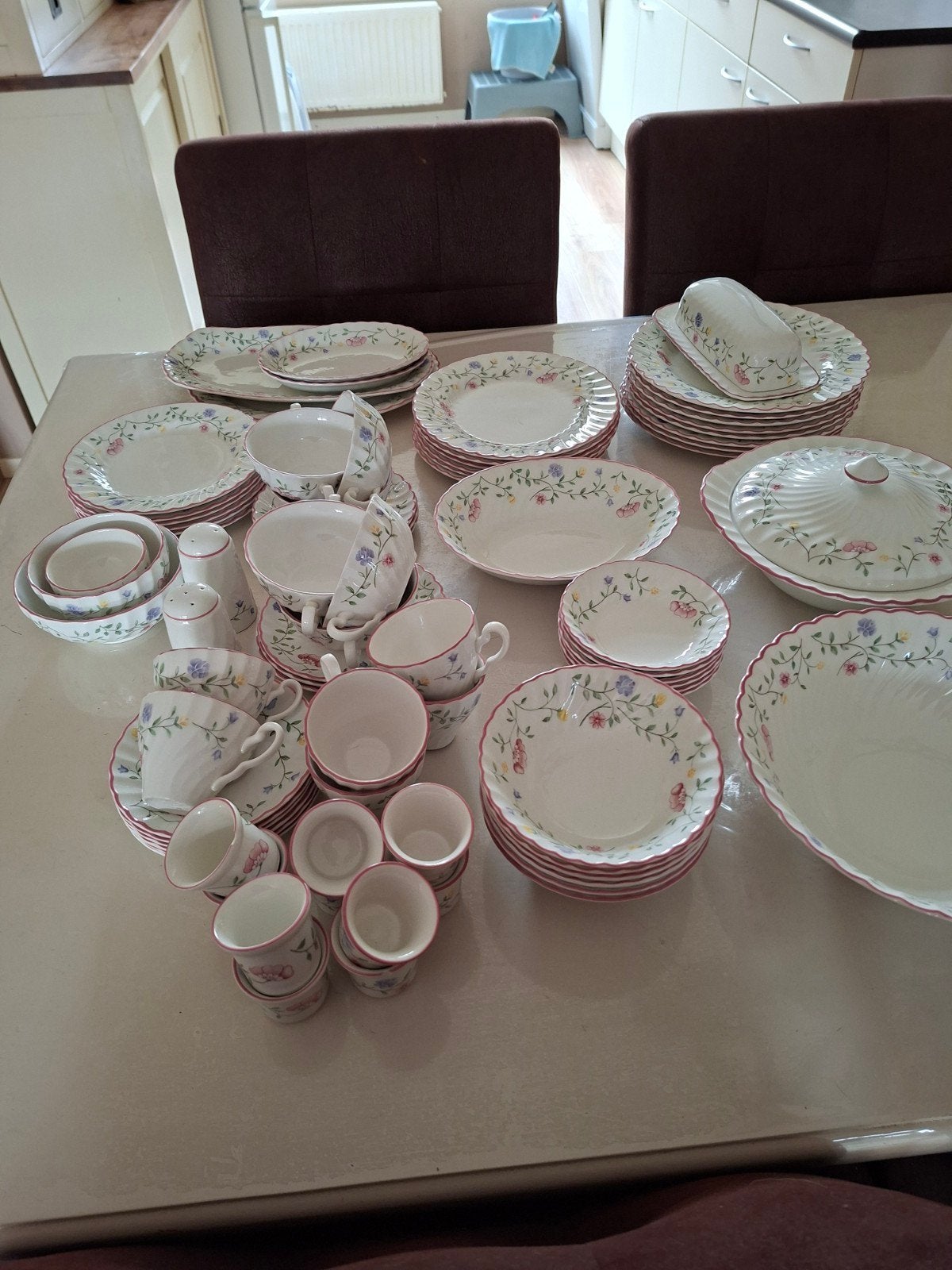 compleet 6 persoons servies van johnson bross Summer Chintz, Ophalen, Vintage, Zo goed als nieuw, Porselein