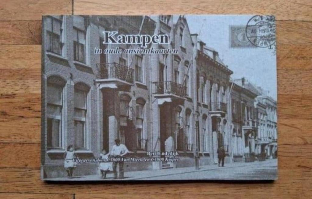 Kampen in oude ansichtkaarten
Fotoboek en verhalen
Geschiede, Boeken, Ophalen of Verzenden, Zo goed als nieuw