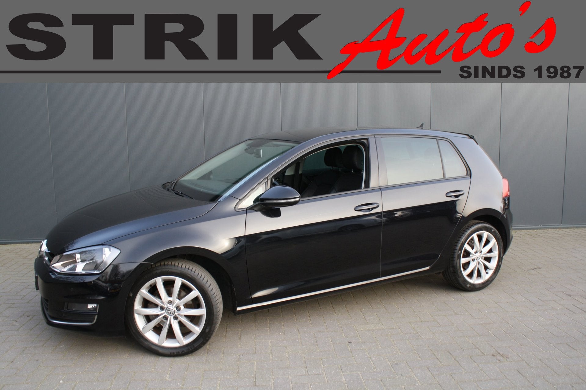 Volkswagen Golf 1.2 TSI Highline - RIJKLAAR - NAVIGATIE - PD, Auto's, Voorwielaandrijving, Euro 5, Zwart, 4 cilinders