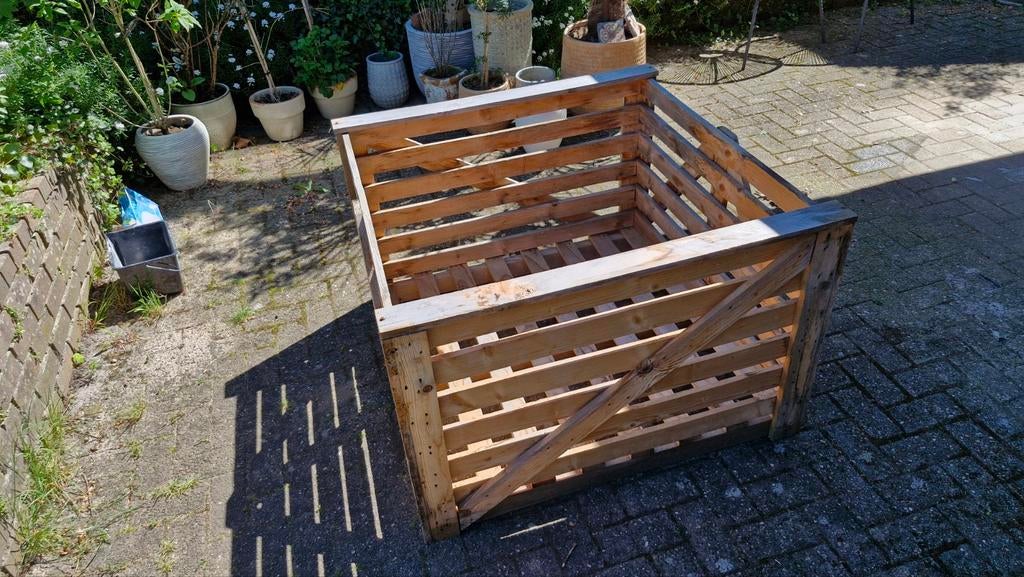 Gratis af te halen: Grote houten krat - 100x100 cm, Ophalen, Gebruikt, 100 cm of meer, 60 cm of meer