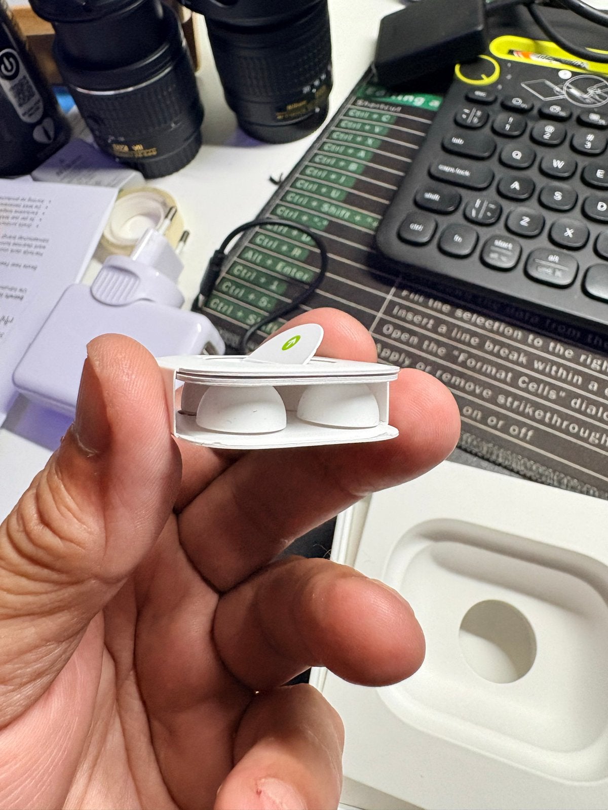 Apple AirPods Pro (2e generatie) met MagSafe Oplaadcase, In-ear, Bluetooth, Ophalen of Verzenden, Zo goed als nieuw