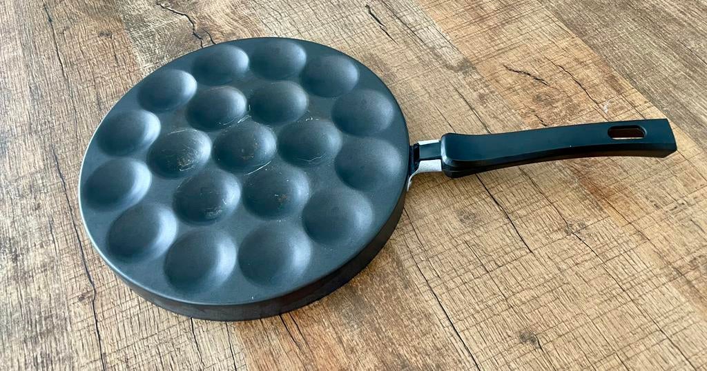 Mooie poffertjes pan voor gasfornuis geschikt 26 cm, Ophalen of Verzenden, Zo goed als nieuw, Overige materialen, Overige typen