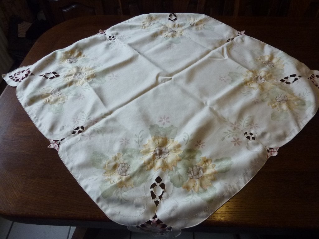 mooi satijn achtige kleedje, 50 tot 100 cm, Vierkant, Zo goed als nieuw, Beige