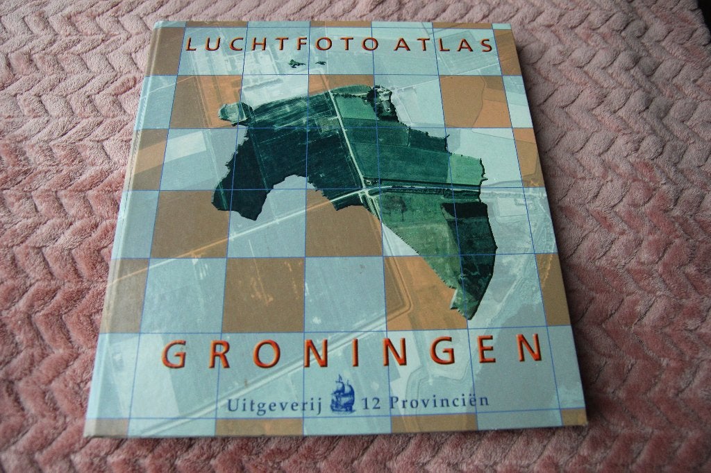 Luchtfoto atlas van Groningen, Ophalen of Verzenden, Gelezen