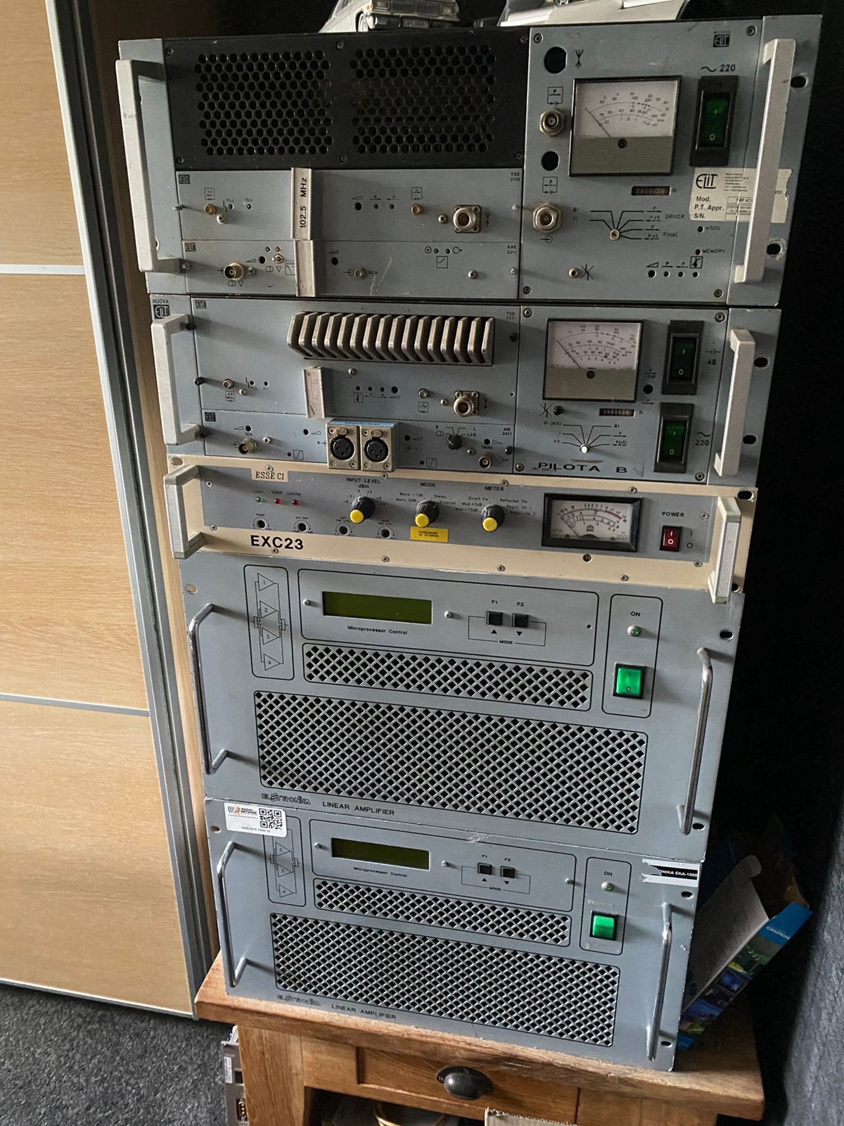 Diverse fm zenders. Eindtrap stuurzender 3 en 3,5 meter, Telecommunicatie, Zenders en Ontvangers, Ophalen of Verzenden, Gebruikt