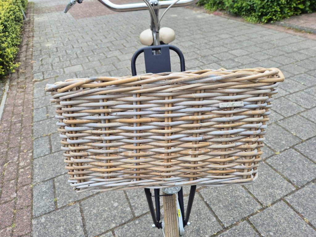 Rotan fietsmand Basil maat L, Fietsen en Brommers, Fietsaccessoires | Fietsmanden, Ophalen, Zo goed als nieuw