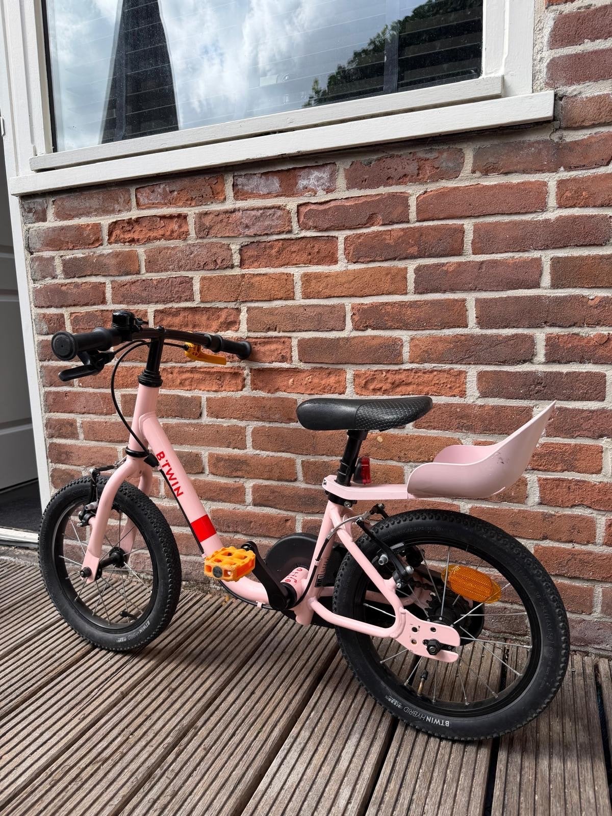 BTWIN 500 Kinderfiets Roze 14 inch, Fietsen en Brommers, Fietsen | Kinderfietsjes, Ophalen, Zo goed als nieuw, Terugtraprem, Minder dan 16 inch