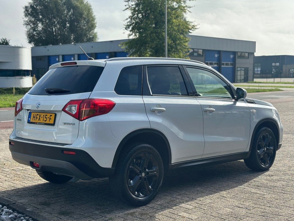 Suzuki VITARA 1.6 Exclusive Automaat '' Infotainmentsystem -, Auto's, Gebruikt, Euro 6, 4 cilinders, 400 kg